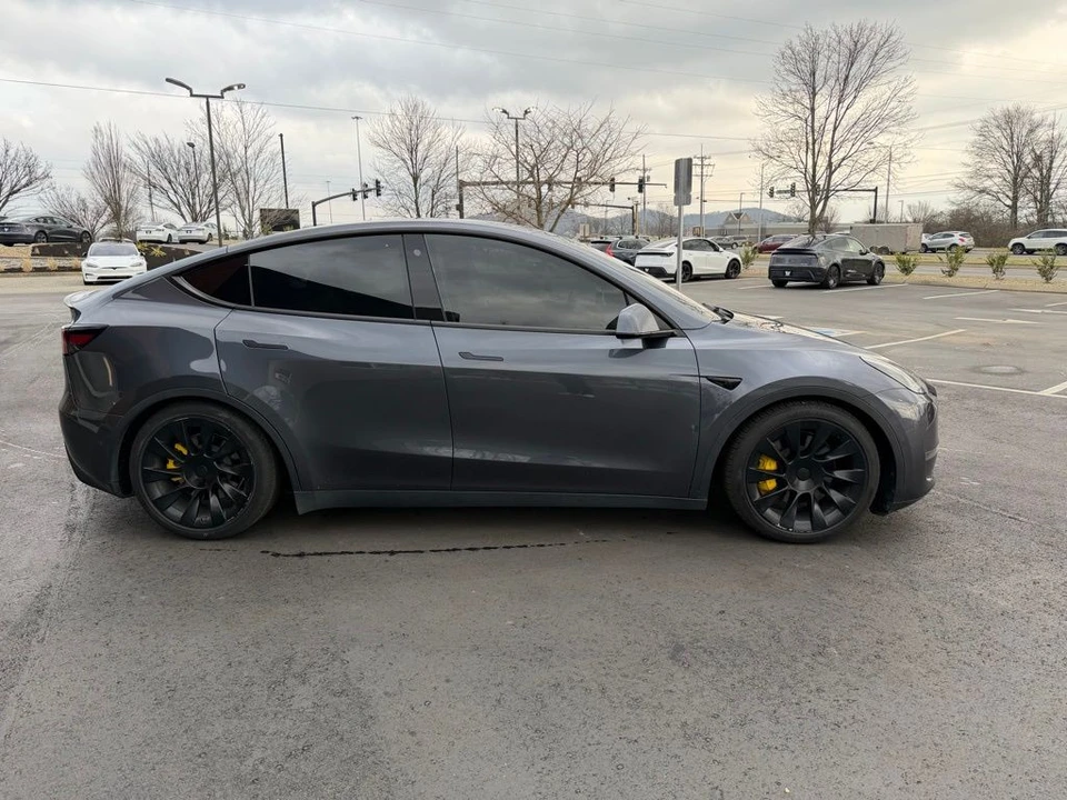 2022 Tesla Model Y - Image 3 of 18