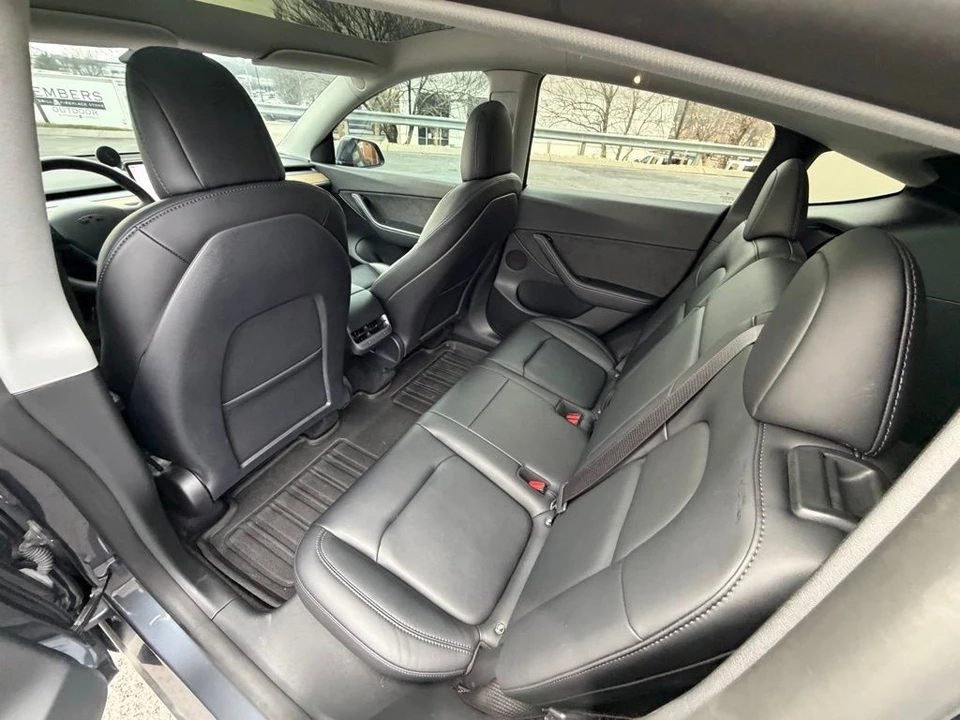 2022 Tesla Model Y - Image 11 of 18