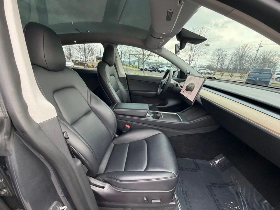 2022 Tesla Model Y - Image 13 of 18