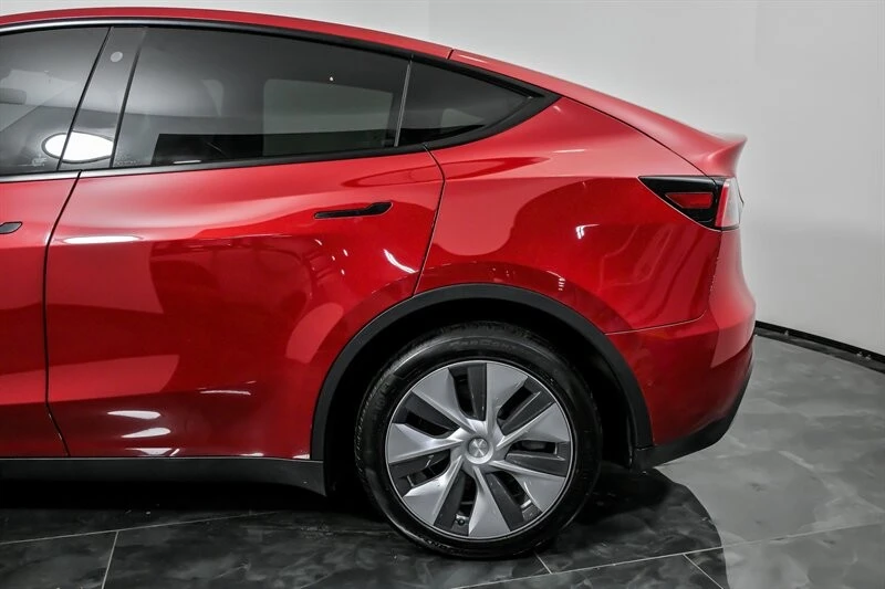 2022 Tesla Model Y - Image 7 of 21
