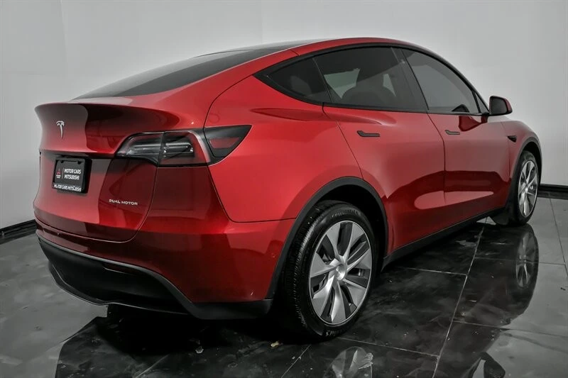 2022 Tesla Model Y - Image 10 of 21
