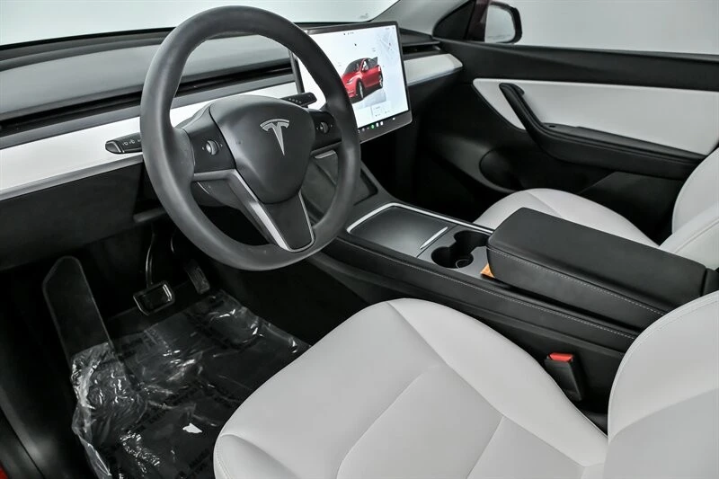 2022 Tesla Model Y - Image 16 of 21