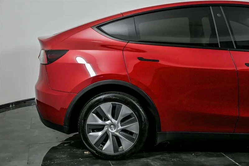 2022 Tesla Model Y - Image 11 of 21