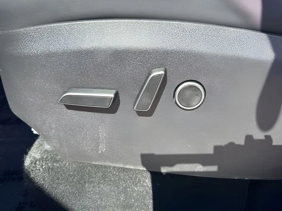 2022 Tesla Model Y - Image 10 of 12