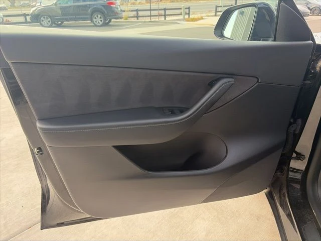 2022 Tesla Model Y - Image 11 of 21