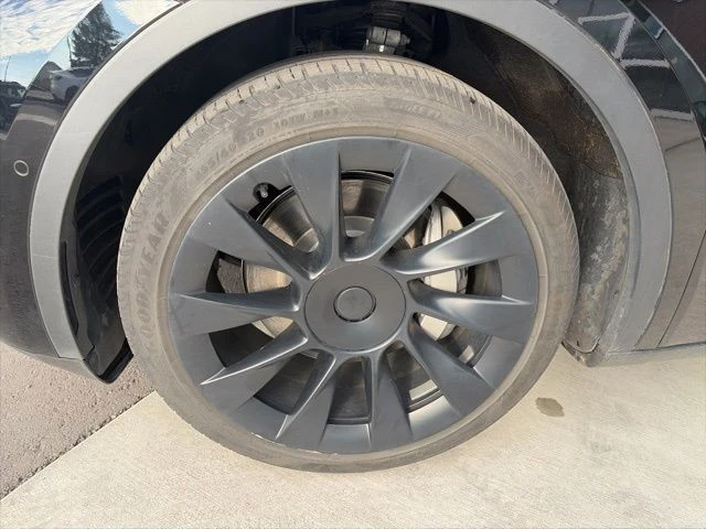 2022 Tesla Model Y - Image 10 of 21