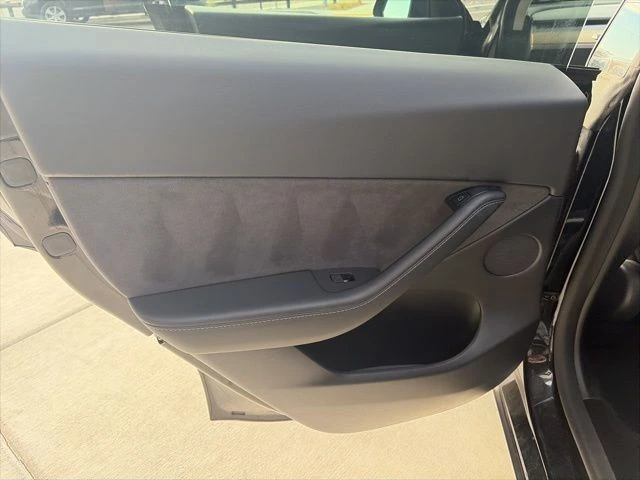 2022 Tesla Model Y - Image 14 of 21