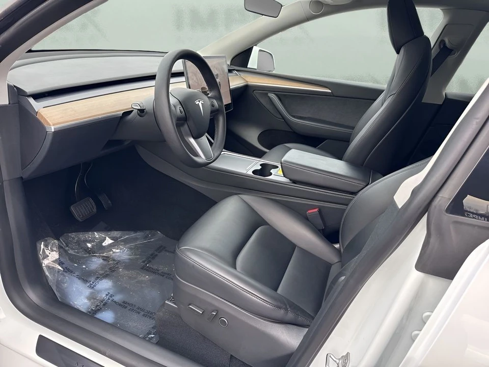 2022 Tesla Model Y - Image 9 of 21