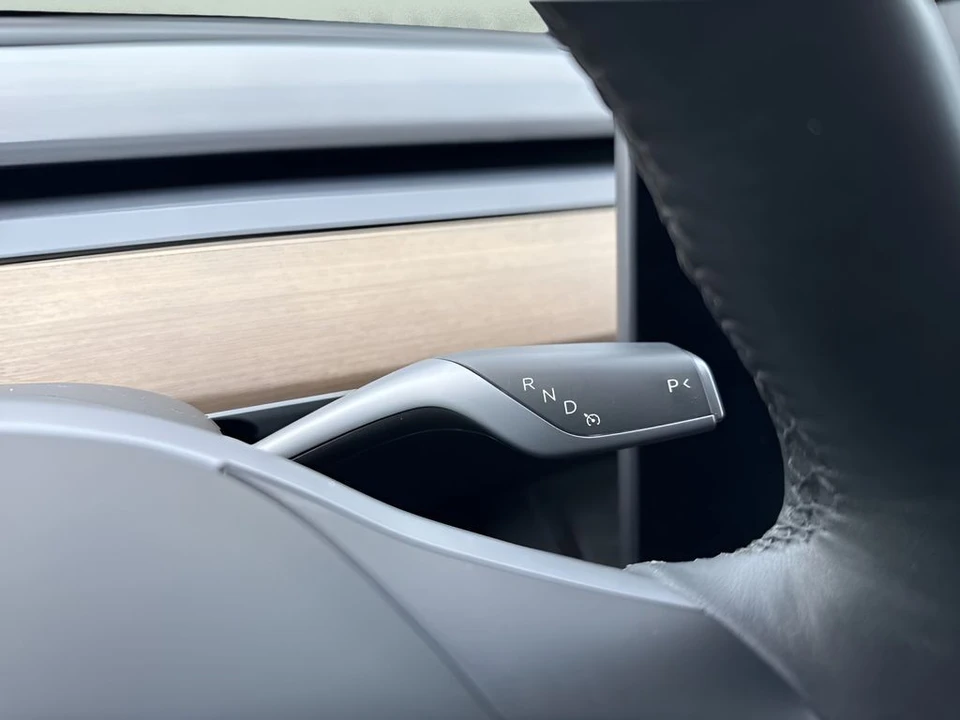 2022 Tesla Model Y - Image 18 of 21