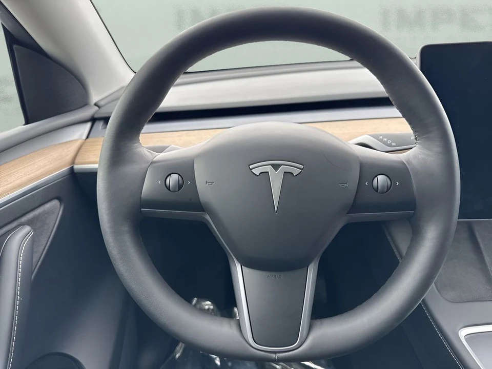2022 Tesla Model Y - Image 15 of 21