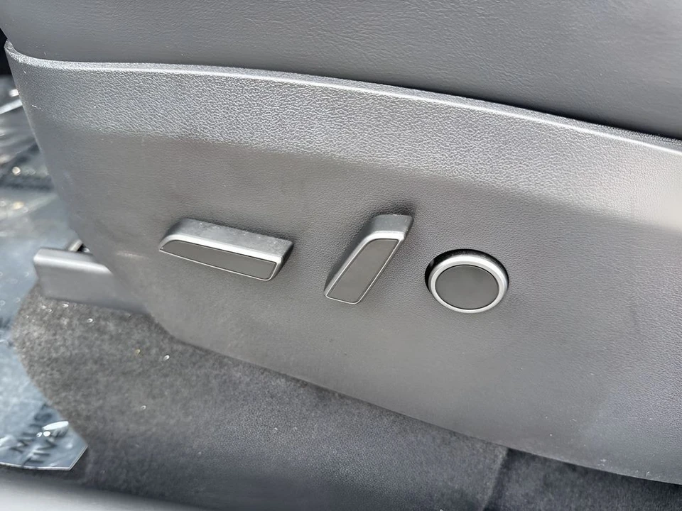 2022 Tesla Model Y - Image 10 of 21
