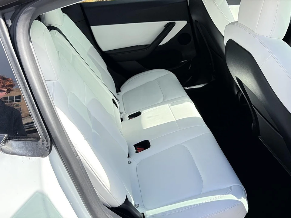 2022 Tesla Model Y - Image 18 of 21