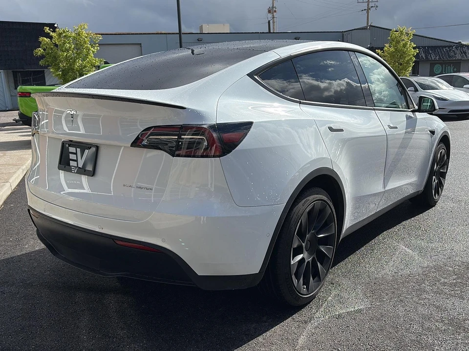 2022 Tesla Model Y - Image 8 of 21