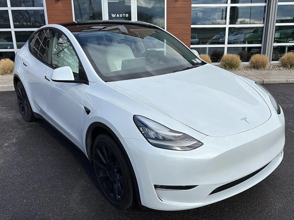 2022 Tesla Model Y - Image 2 of 21