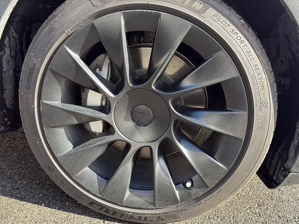 2022 Tesla Model Y - Image 10 of 21