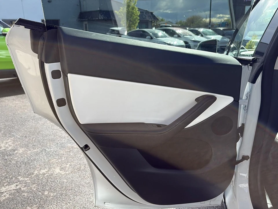 2022 Tesla Model Y - Image 14 of 21