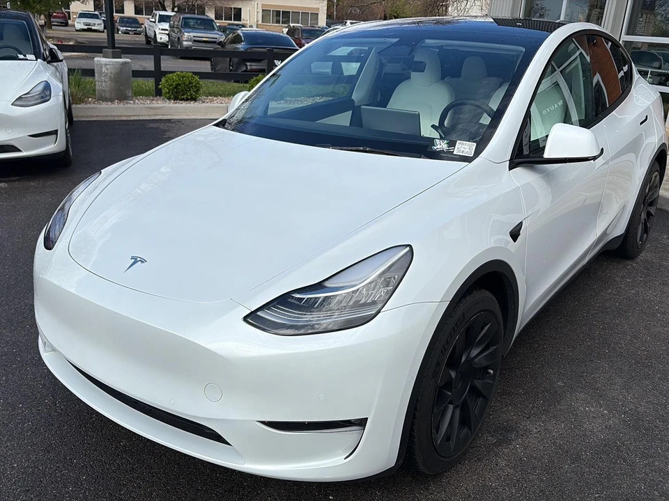 2022 Tesla Model Y - Image 4 of 21