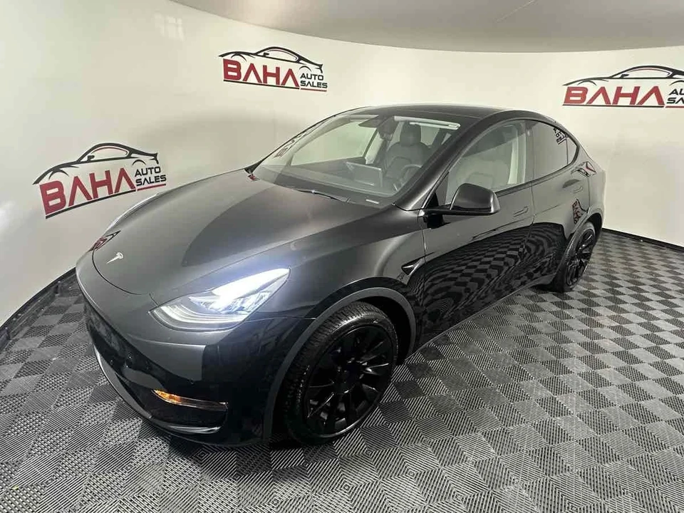 2022 Tesla Model Y - Image 2 of 21