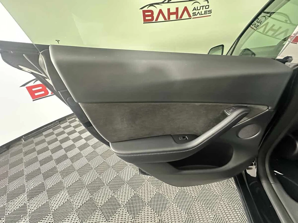 2022 Tesla Model Y - Image 17 of 21