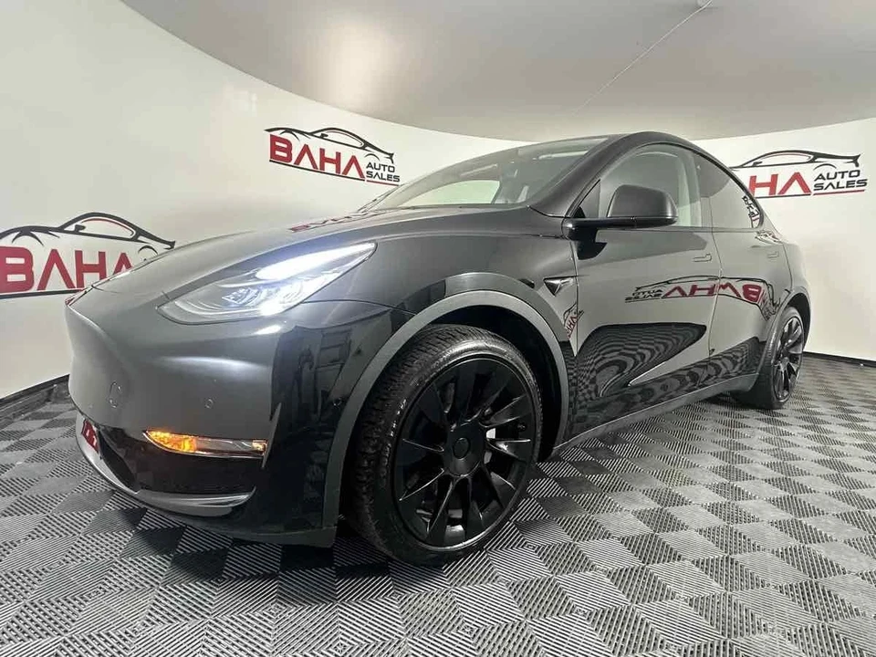 2022 Tesla Model Y - Image 2 of 21