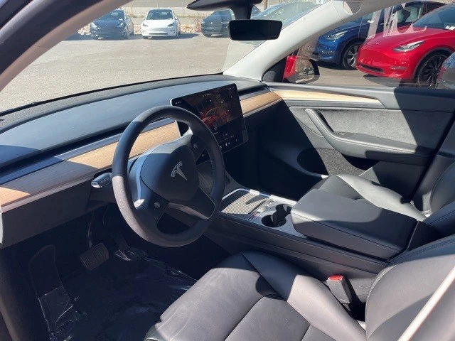 2022 Tesla Model Y - Image 10 of 21