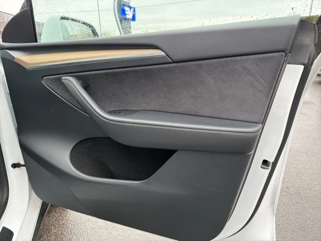 2022 Tesla Model Y - Image 20 of 21