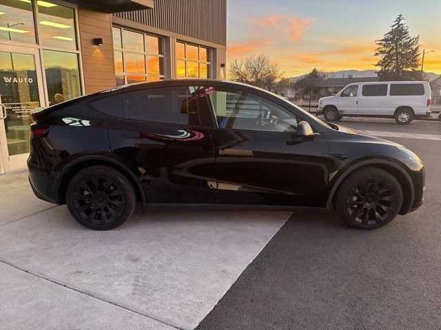2022 Tesla Model Y - Image 8 of 21