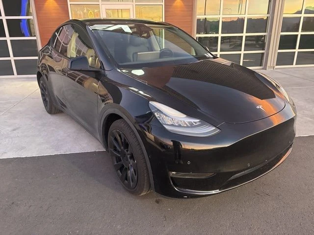 2022 Tesla Model Y - Image 2 of 21