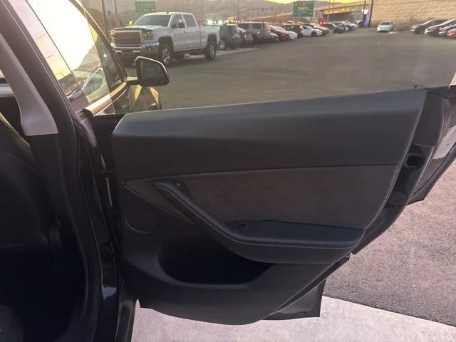2022 Tesla Model Y - Image 18 of 21
