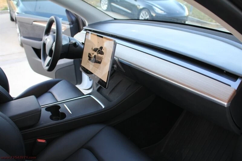 2022 Tesla Model Y - Image 16 of 20