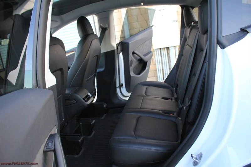 2022 Tesla Model Y - Image 11 of 20