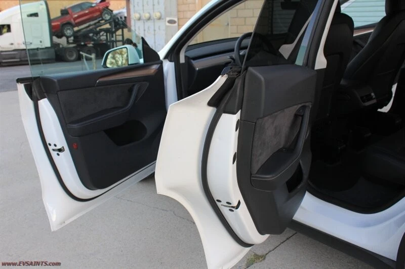 2022 Tesla Model Y - Image 10 of 20