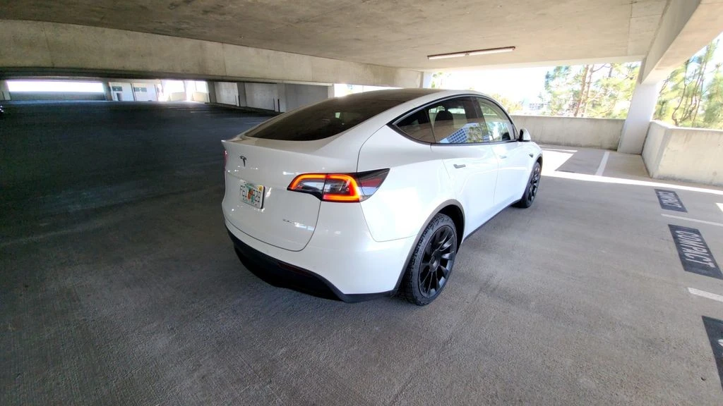 2022 Tesla Model Y - Image 3 of 7