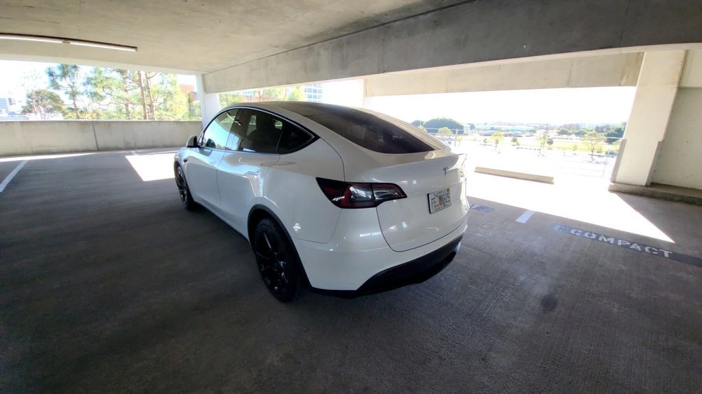 2022 Tesla Model Y - Image 4 of 7