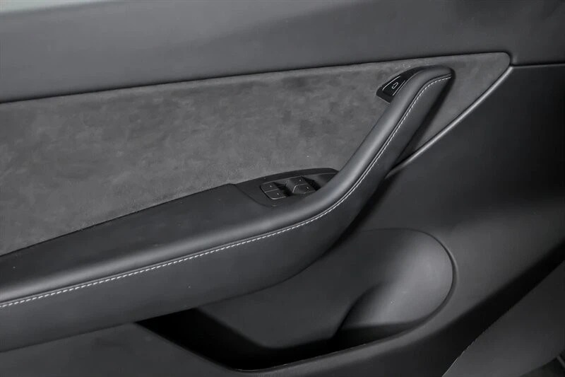 2022 Tesla Model Y - Image 15 of 21
