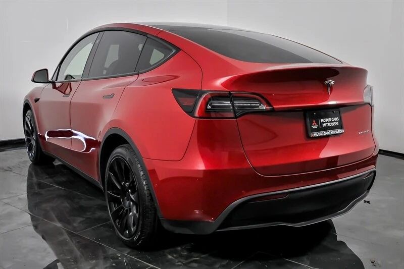 2022 Tesla Model Y - Image 8 of 21