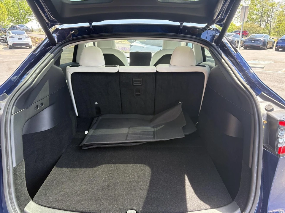 2022 Tesla Model Y - Image 8 of 17