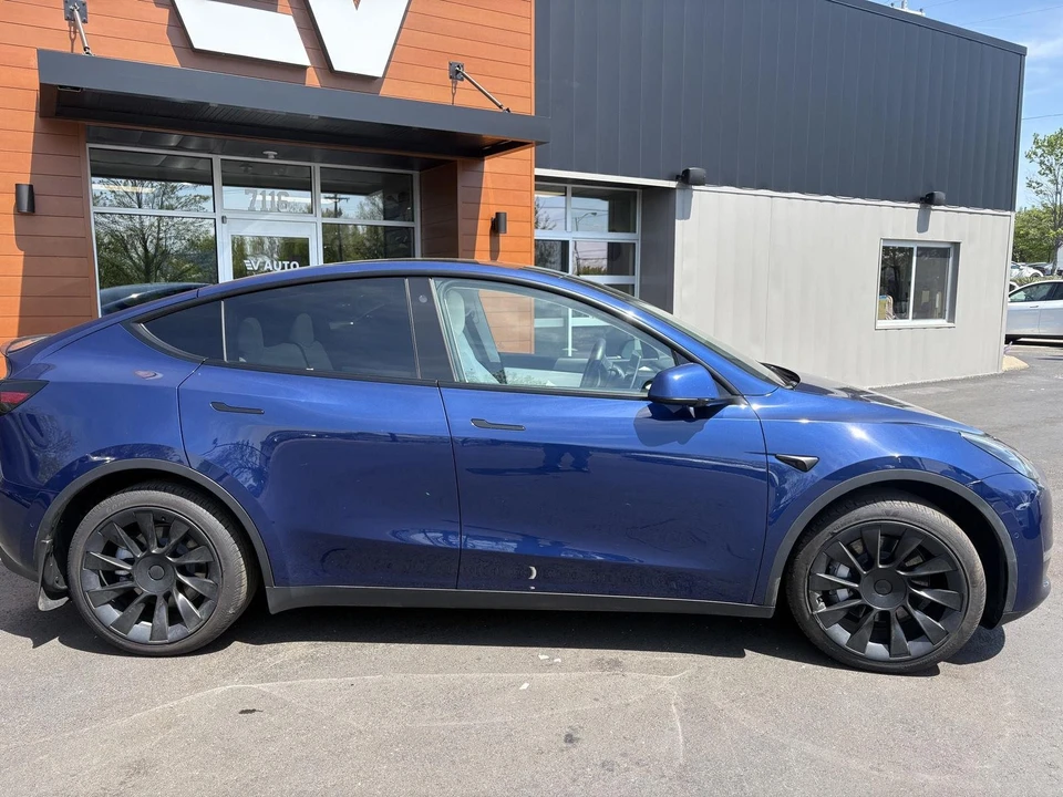 2022 Tesla Model Y - Image 4 of 17