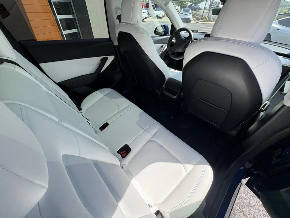 2022 Tesla Model Y - Image 10 of 17