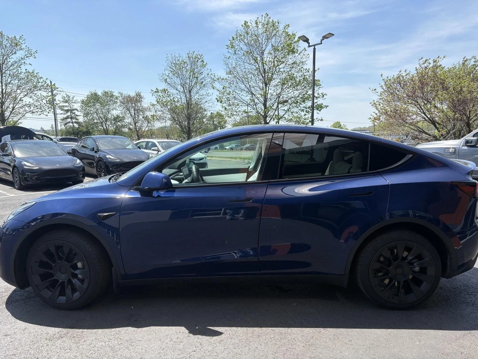 2022 Tesla Model Y - Image 6 of 17