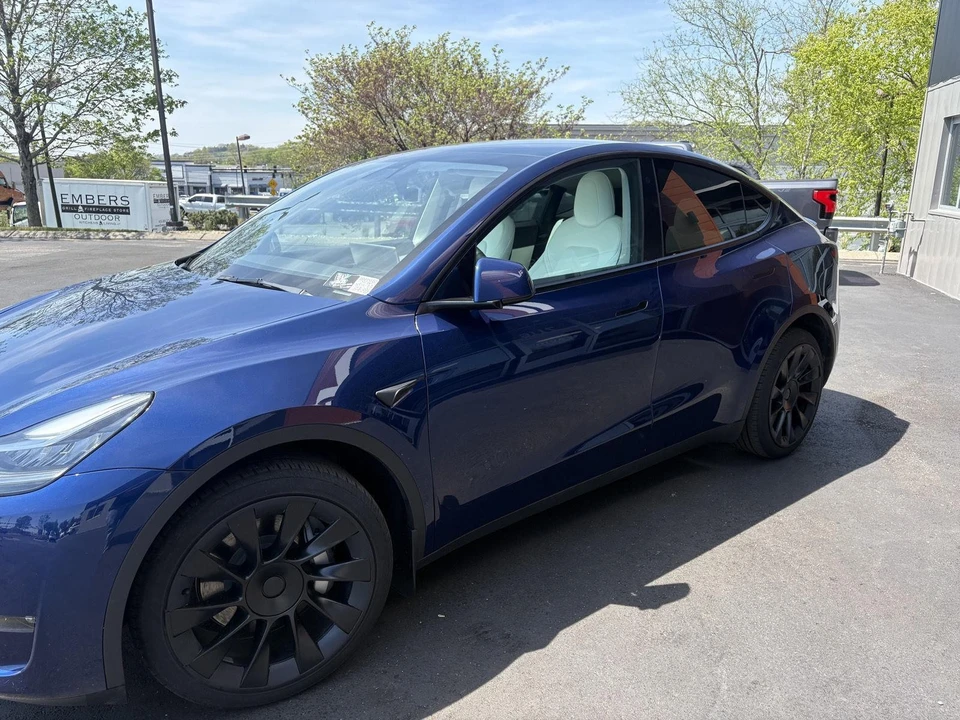 2022 Tesla Model Y - Image 5 of 17