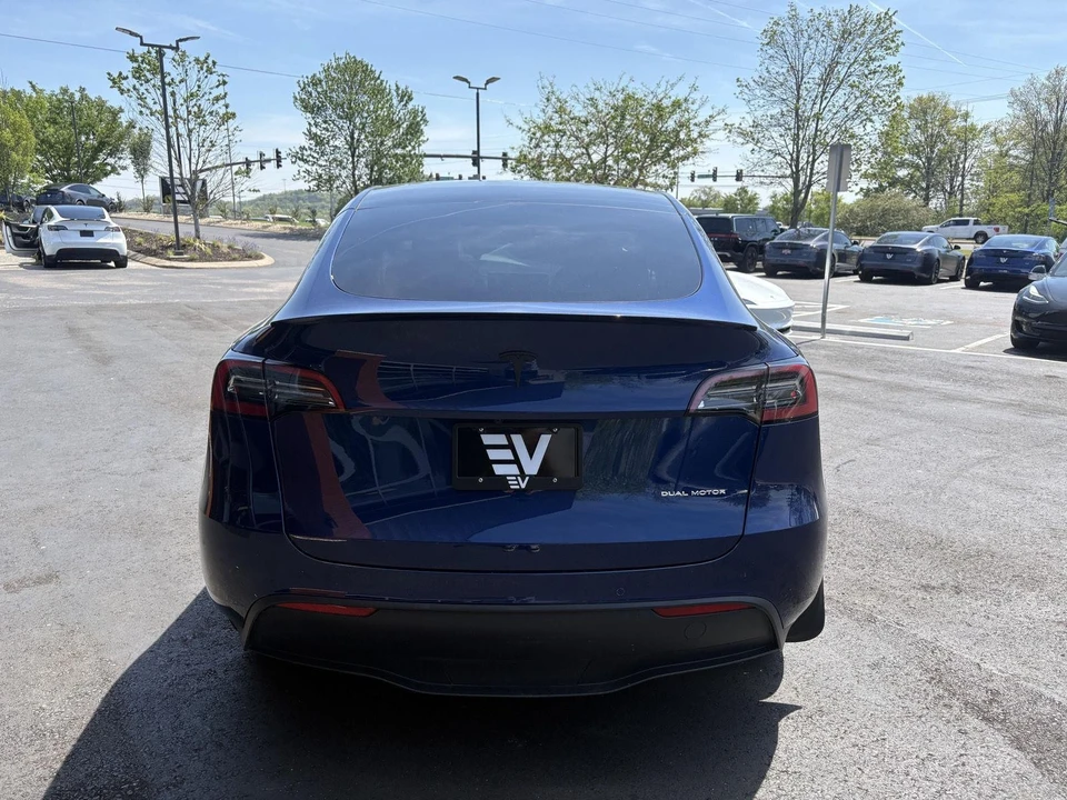 2022 Tesla Model Y - Image 7 of 17