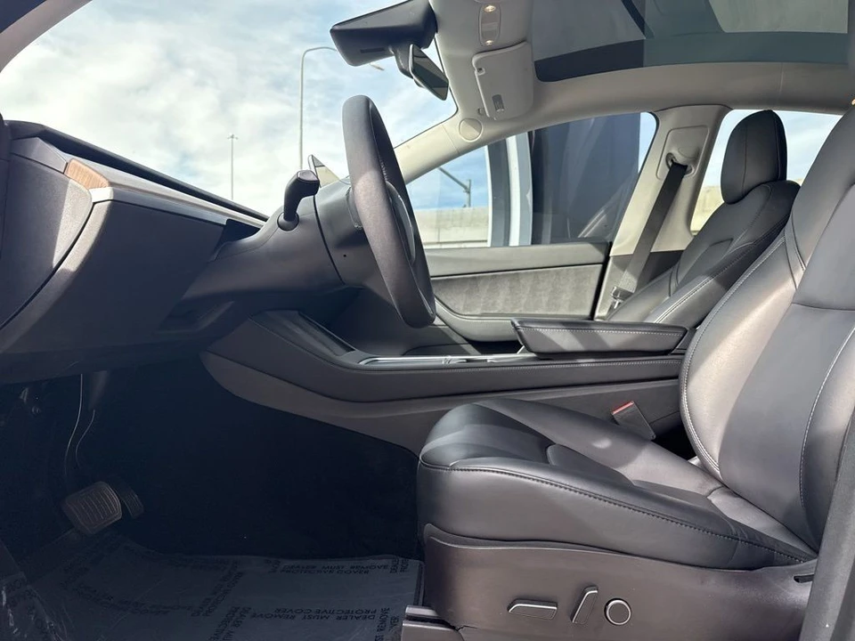 2022 Tesla Model Y - Image 13 of 21