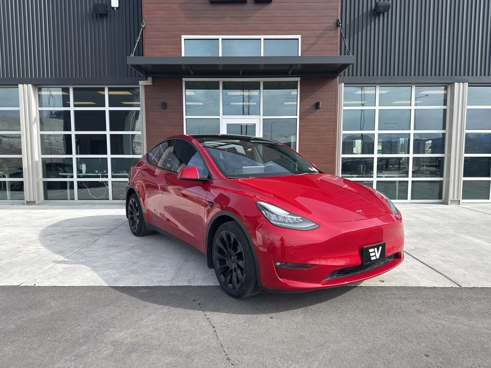 2022 Tesla Model Y - Image 2 of 21
