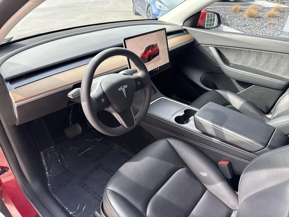 2022 Tesla Model Y - Image 12 of 21