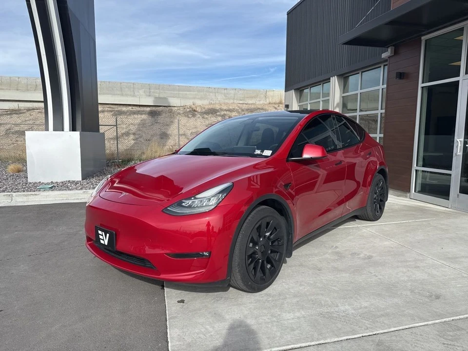 2022 Tesla Model Y - Image 4 of 21