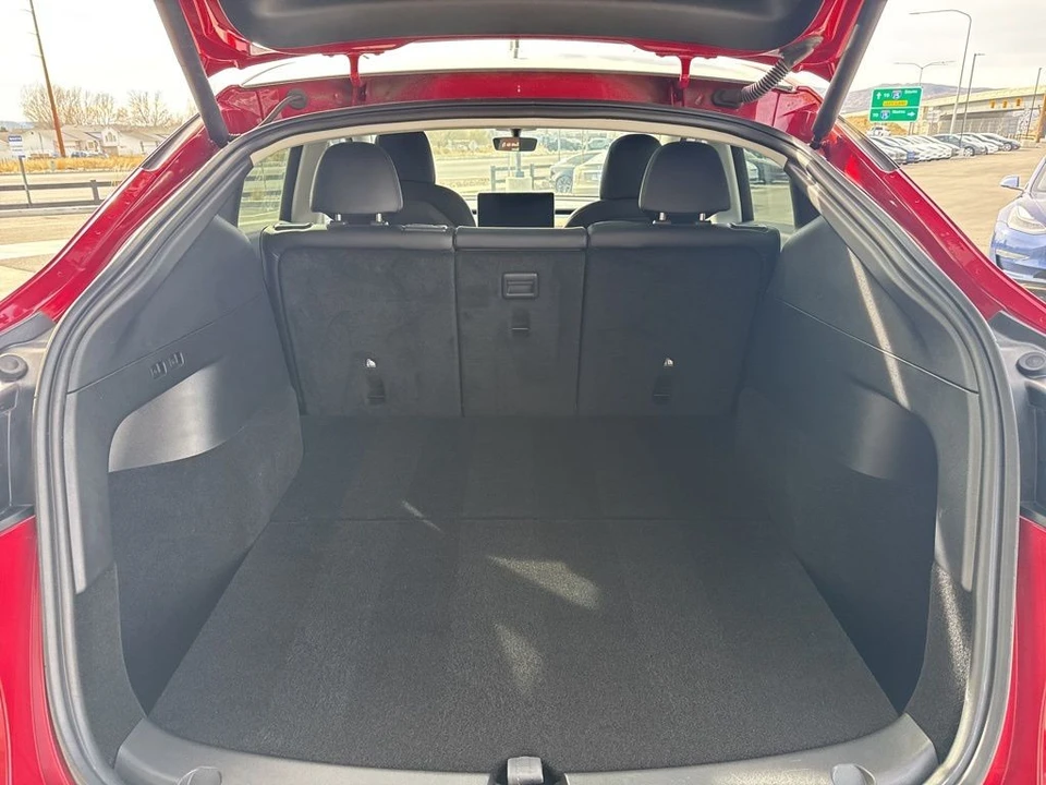 2022 Tesla Model Y - Image 17 of 21