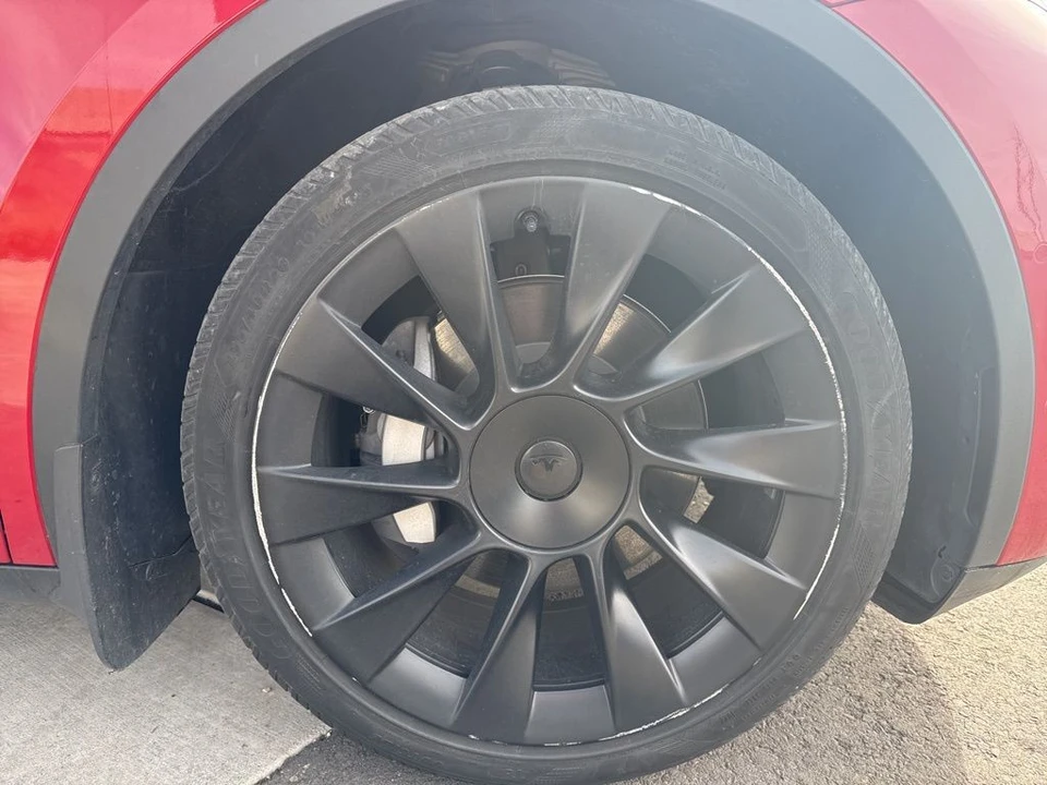 2022 Tesla Model Y - Image 10 of 21