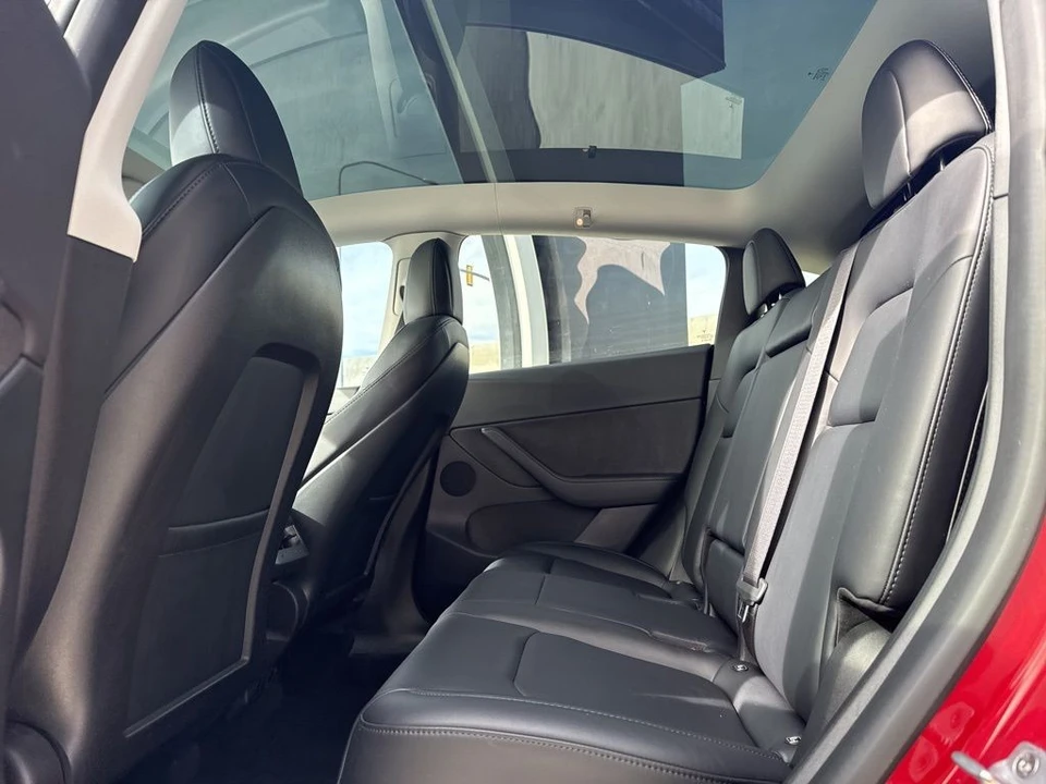 2022 Tesla Model Y - Image 16 of 21