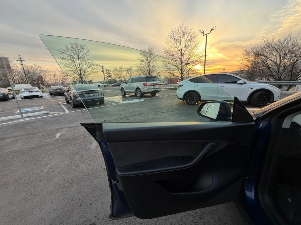 2022 Tesla Model Y - Image 7 of 15